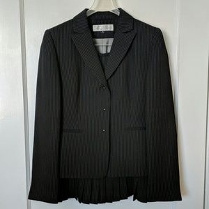 2pc Tahari Skirt Suit